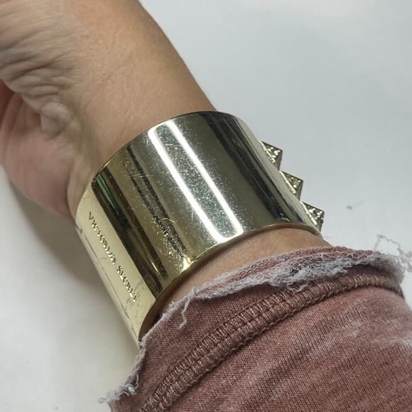 Victoria's Secret gold tone cuff bracelet hinged rhinestone trendy boho versatil - Picture 5 of 10